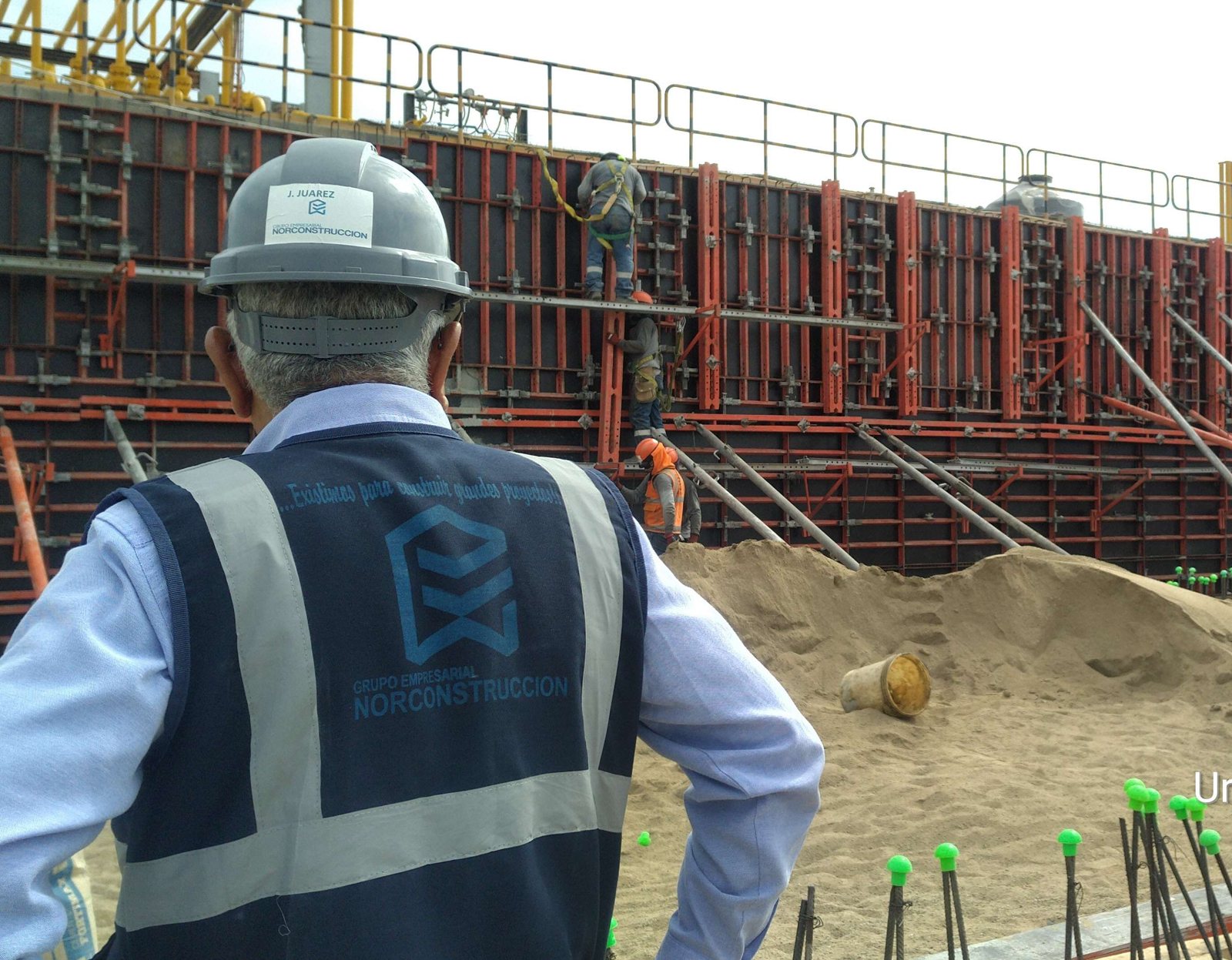 Supervisor de Norconstrucción en obra